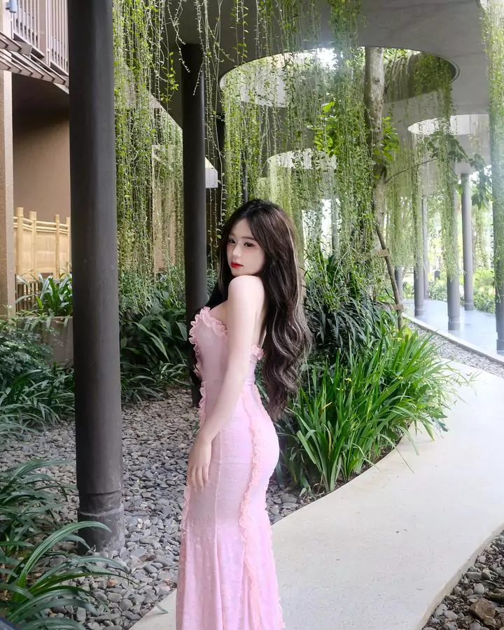 Chiêm ngưỡng vẻ đẹp cực bánh cuốn của hot girl Yến Linh 13 to nguyen yen linh 12 66b3497cca270